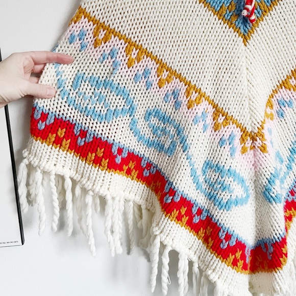 Vintage Colourful Patterned Collared Poncho - One Size - Picture 4 of 7